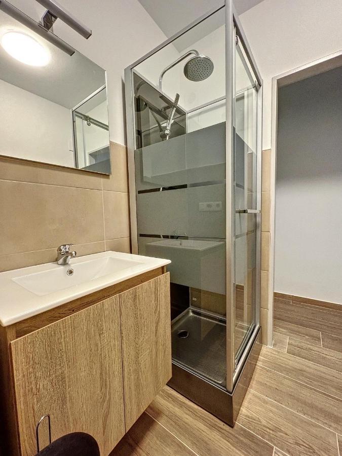Tirou 5 Centre - Gare - Aeroport Apartment Charleroi Luaran gambar